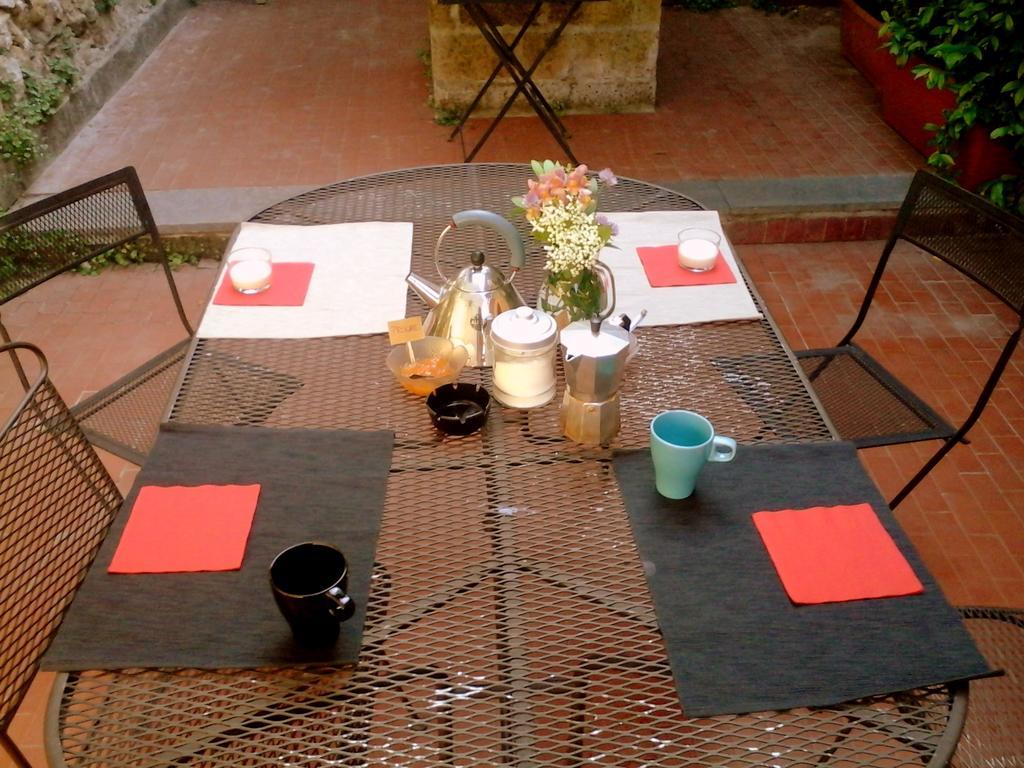Il Cortiletto Dei Capperi Bed & Breakfast Gassino Torinese Exterior photo