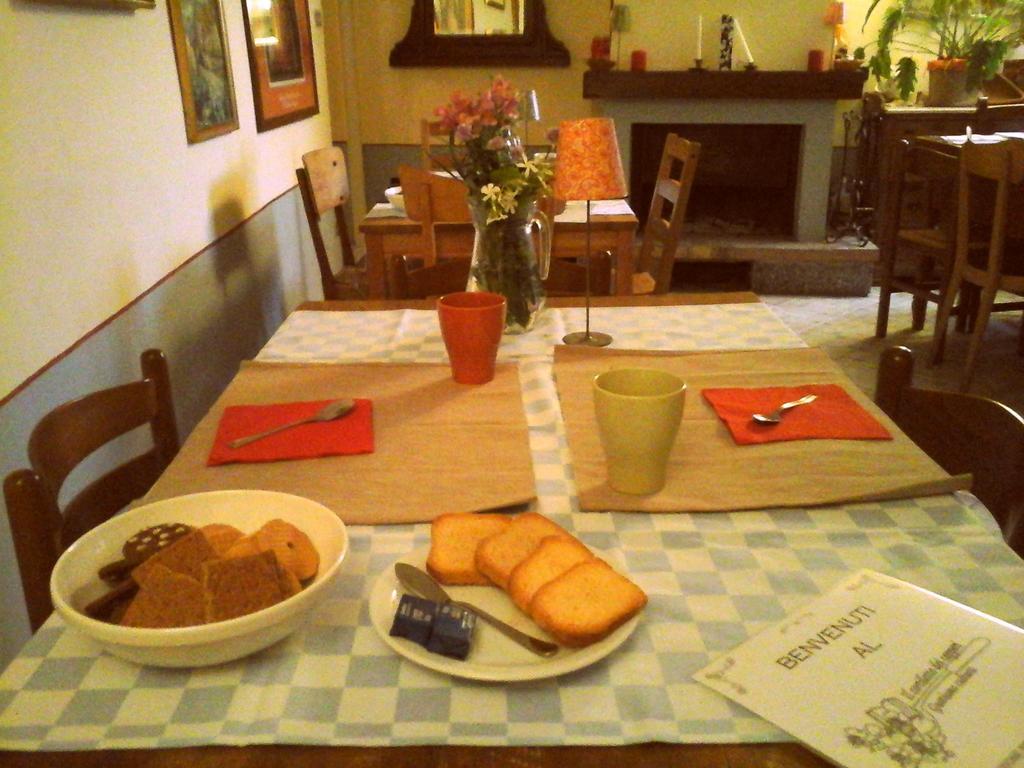 Il Cortiletto Dei Capperi Bed & Breakfast Gassino Torinese Exterior photo